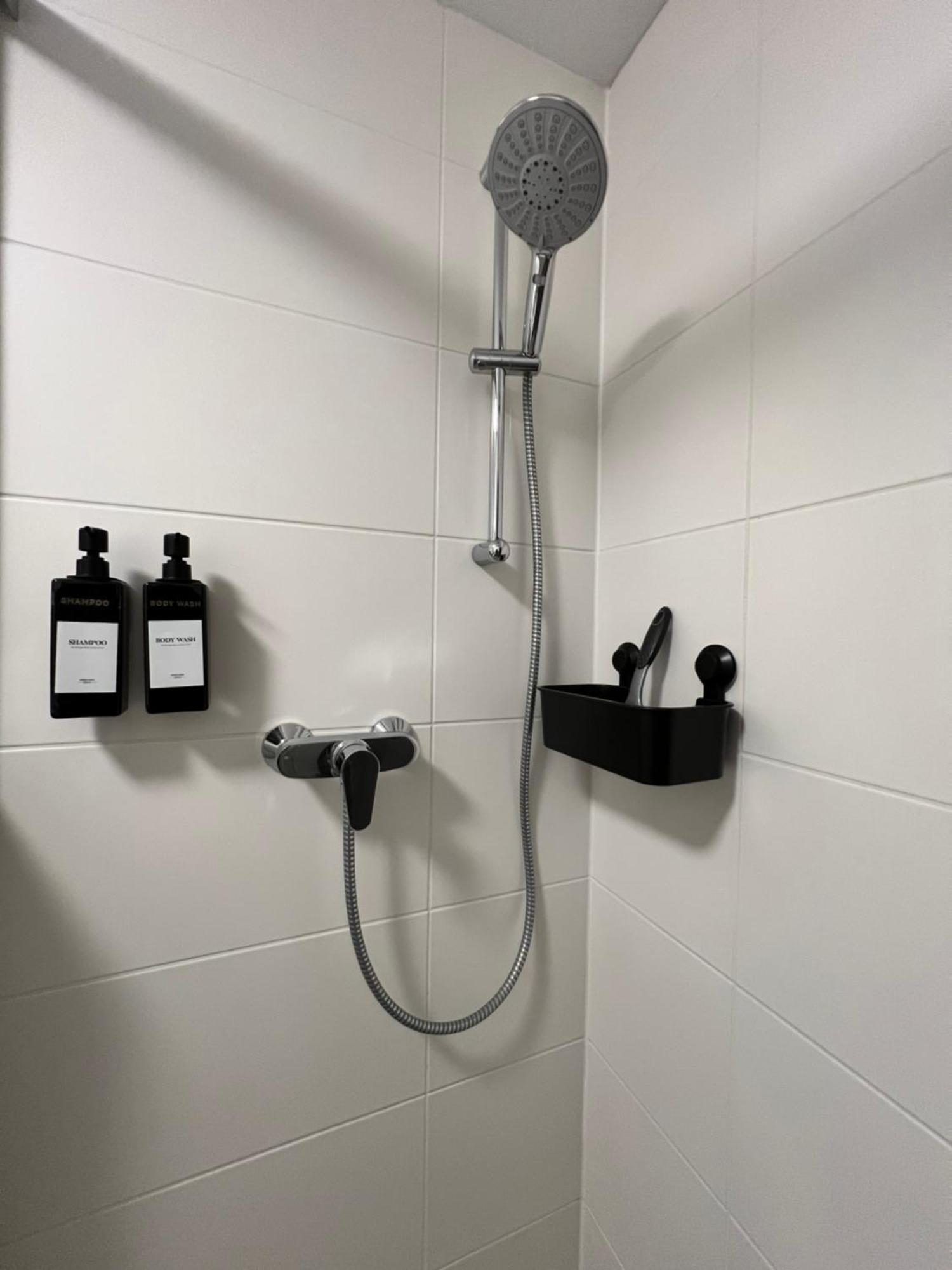 Moderne Wohnung Naehe Hbf-Lift-Tiefgarage-Contactless Check-In Hannover Esterno foto